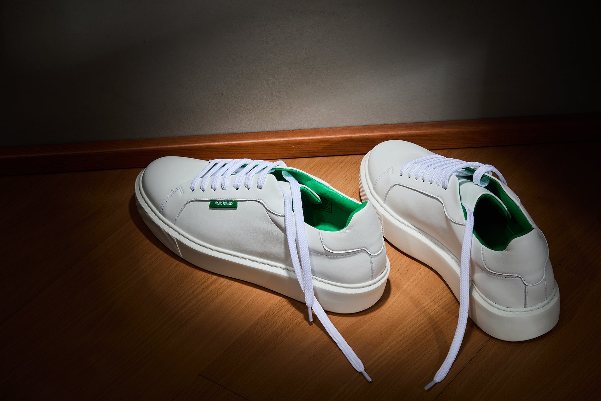 White Unisex Trainers – Animal-Free Materials – VEGANS FOR LOVE